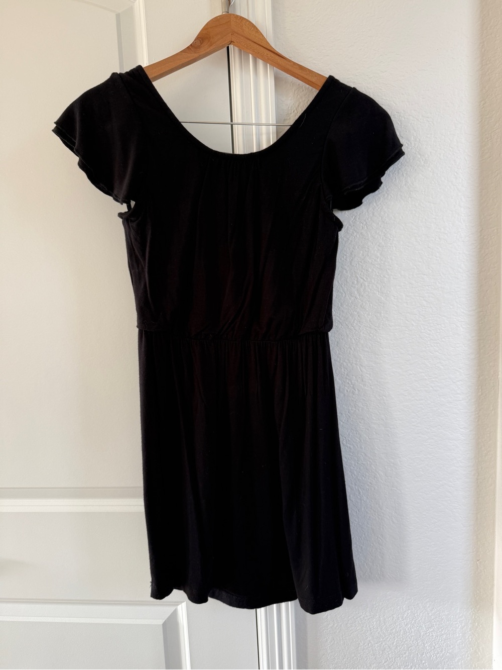 White House black market Classic Black Short-Sleeve Scoop Neck Dress tie waist